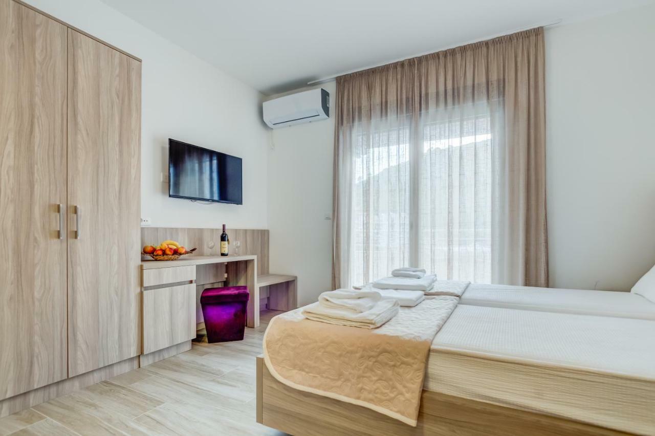 Adriatik Lux *